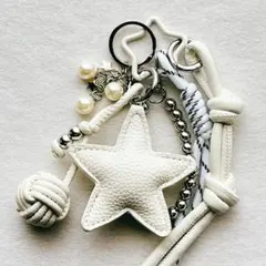 じゃらじゃらキーホルダー バッグチャーム キーチャーム パラコード 星 白 新品