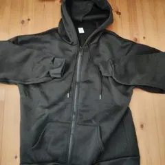 黒色のアウター