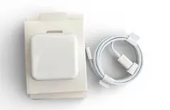 Apple純正35WデュアルUSB-C充電器+USB-C→ケーブル