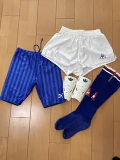 サッカー用ウェアセット（ショーツ、パンツ、すね当て、ソックス）