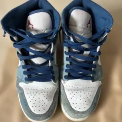 Item thumbnail for item 5cb3a1e7-9c94-4af0-9e3f-42be2fca18e1