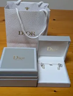 Dior CDロゴ パール ピアスのサムネイル