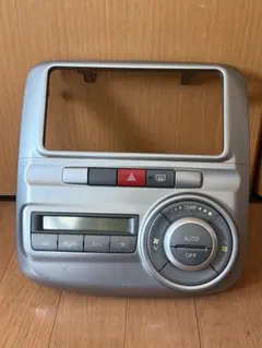 トヨタ シエンタ NCP81G エアコンパネル センター パネル AT 8865