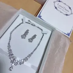 ラブティアラ　フルブルームジルコニアネックレス&イヤリングセット