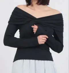 archives オフショルカットトップス