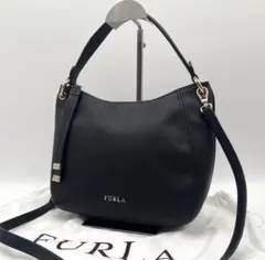 FURLA ブラックレザーショルダーバッグ