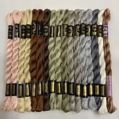 DMC COSMO 刺繍糸　5番 17本