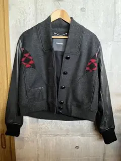 【美品】ディーゼル スタジャン 山羊革 ワッペン 切り替え L相当 個性派古着】デザインスタジャン 本革 豪華ワッペン 個性的 黒