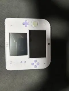ラベンダーのNintendo 2DS本体とACアダプター付きのセットです。