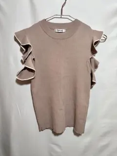 INGNI 肩出し フリル トップス ピンクベージュ Mサイズ