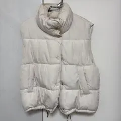 ベージュ ノースリーブ ダウンベスト