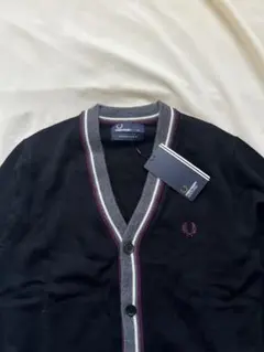 FRED PERRY ロゴ刺繡 メリノウール Vネック ニット カーディガン 