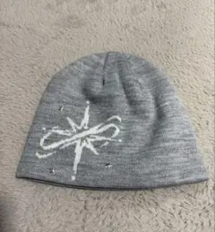 グレー ニット帽 星型刺繍 ビーズ付き