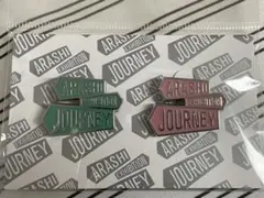 嵐を旅する展覧会　ロゴ　バッジ