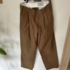 YAECA タックパンツ KUSAKI BROWN 32のサムネイル