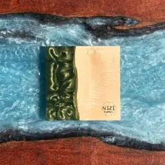- RESIN WOOD BASE -