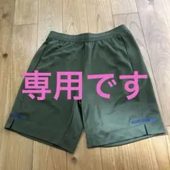 adidas オリーブグリーン ショートパンツ