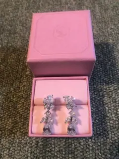 新品未使用✨スワロフスキージルコニア　ピアス　ペアドロップ型　7カラット