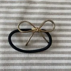 リボン付きヘアゴム 黒　ゴールド