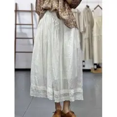ホワイト Aライン 綺麗め ロングスカート 着痩せ 薄手 刺繍 ハイウエスト