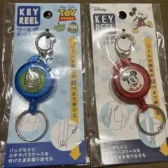 バズ・ライトイヤー＆ミッキー・マウス リール式キーホルダー