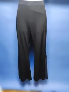 新品 ビジュー付き黒フレアパンツ
