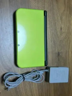 New Nintendo 3DS LL ライム×ブラック本体　ポケモンムーン付属