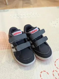 adidas スニーカー 　12cm