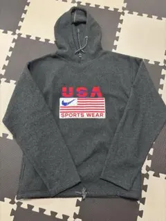 ナイキ　USAロゴ入りパーカー