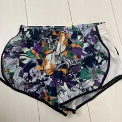 Nike Dri-FIT 花柄 ハーフパンツ Sサイズ