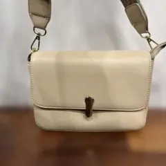 【大幅値下げしました】ショルダーバッグ　ベージュ　イエローゴールド　グリーン