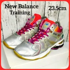 New Balance　トレーニングシューズ　フィットネス　シルバー23.5cm