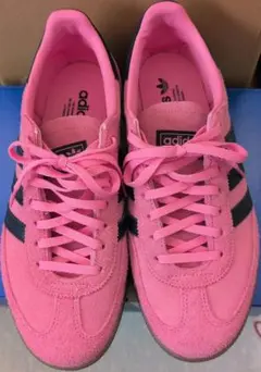 adidas スニーカー