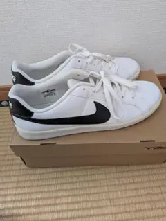 Nike ホワイト/ブラック スニーカー