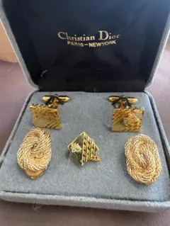 Christian Dior イヤリング ゴールドカラー　タイピンカフス　セットのサムネイル
