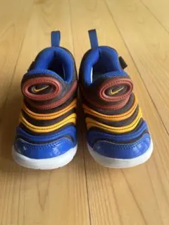 ナイキ　ダイナモフリー