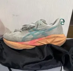 asicsノヴァブラスト5 25.5