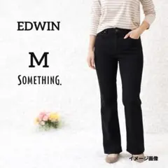 【サムシング】ブラックパンツ　M　セミフレア　美脚　カジュアル　シンプル