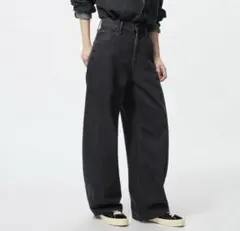 ユニクロ　バギーカーブジーンズ　サイズ23