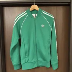 adidas グリーン ジップアップジャージ