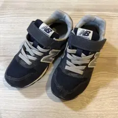 New Balance ネイビー スニーカー ベルクロ付き　18cm
