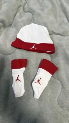 Jordan ベビー帽子とソックスセット