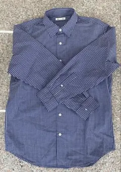 GUネイビーとホワイトのチェックシャツ