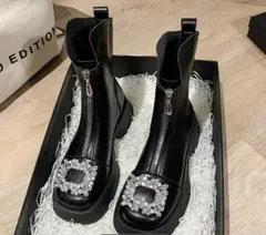 na　ロジェ風ビジューブーツ 2026年最新】ロジェヴィヴィエ風の人気アイテム - メルカリ