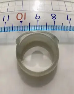 翡翠製クリヌキリング・淡い緑色のサムネイル