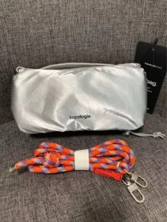 トポロジー ショルダーバッグ ボトルサコッシュ ストラップ付き シルバー