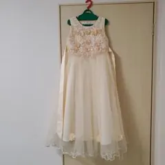 クリーム色 花柄刺繍 ロングドレス 120cmのサムネイル
