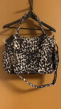 ANNA SUI トートバッグ 蝶のチャーム付き　新品タグ付き