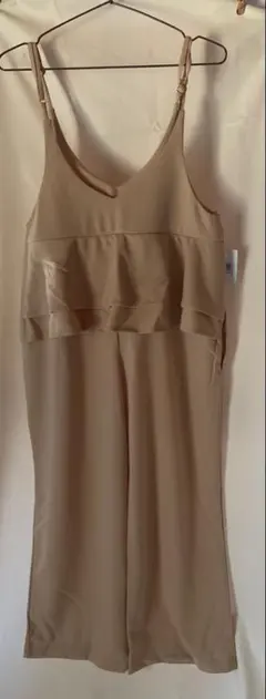 ベージュ フリル付き キャミソールワンピース