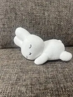 ミッフィー　すやすや　ぬいぐるみ